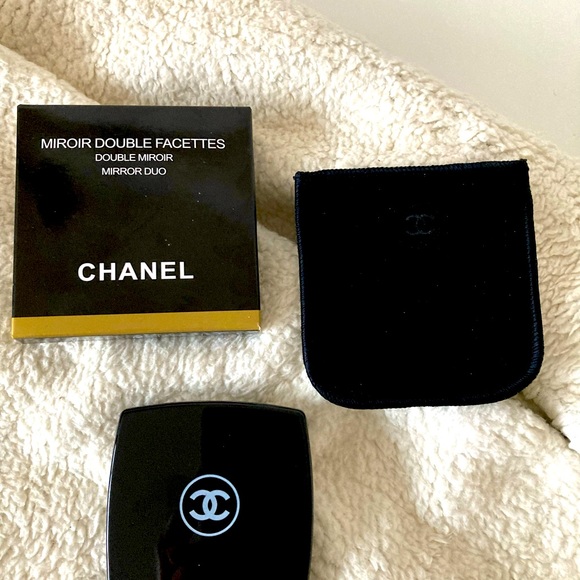 Chanel mirror duo compact double mirror with pouch New 1 Pc - Picture 1 of 2